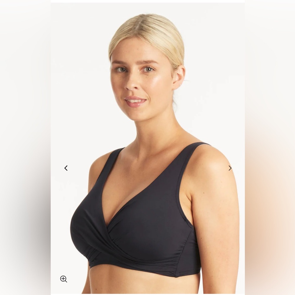 Essentials Cross Front Multifit Bra size 6
